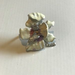 BCBG MaxAzria Double Finger flower ring